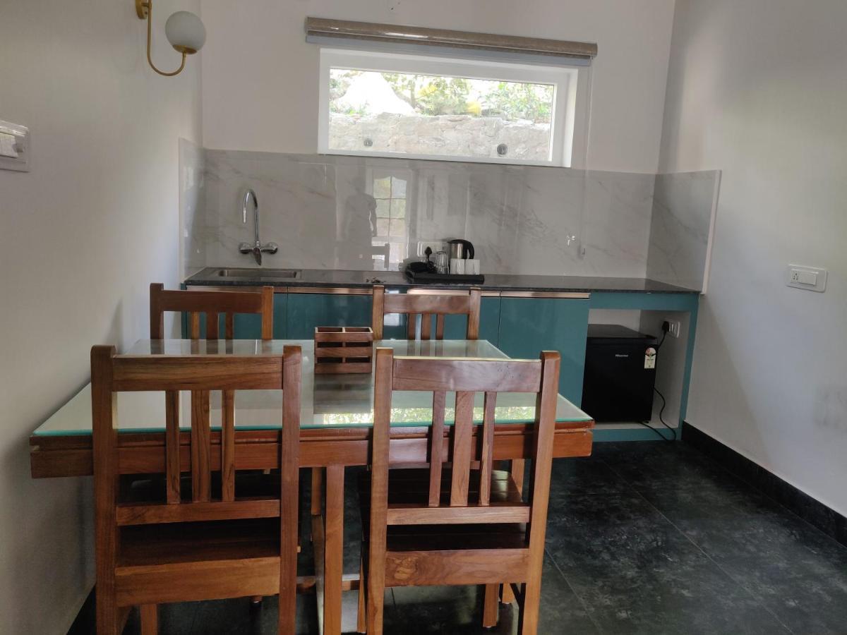 The Periwinkle Homestay Bhīm Tāl Eksteriør bilde